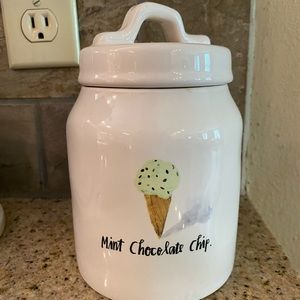 Rae Dunn Jar